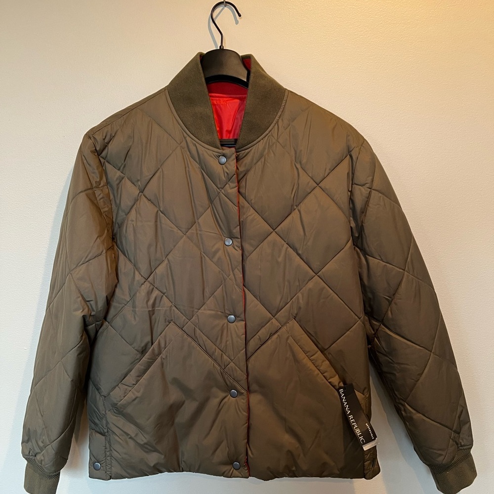 Banana Republic, medium, green or orange REVERSIBLE quilted jacket. NWT